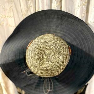 Floppy Black and Tan hat